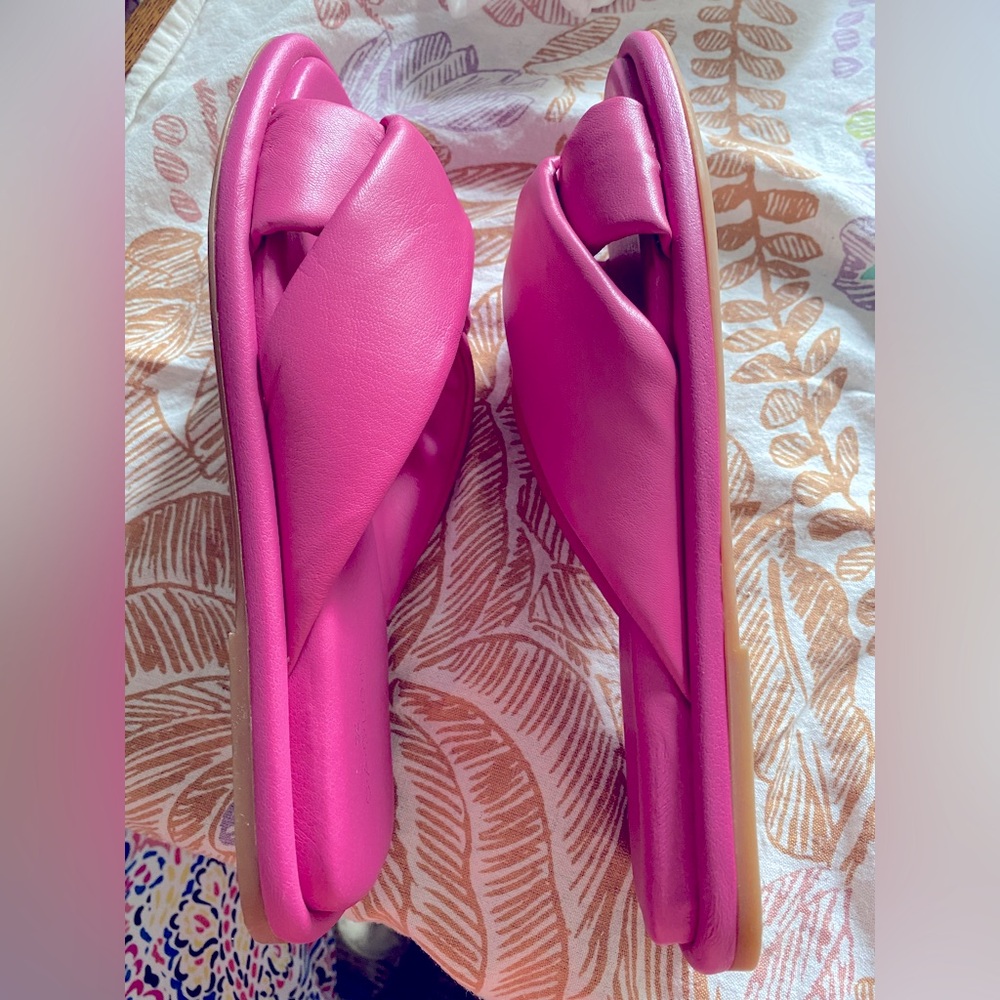 Pink Leather Slide Sandals from Nordstrom. NWT.  Never worn. Soft & Cushy.Size 7 - Picture 8 of 16